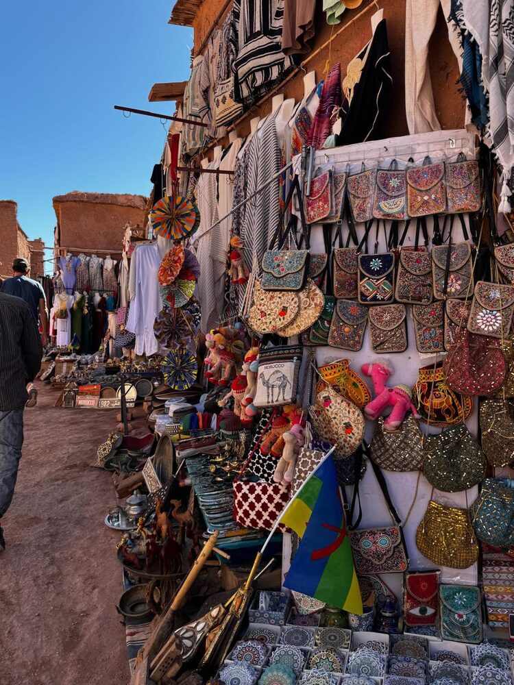 Nossos viajantes conhecendo o Marrocos - souks e artesanato