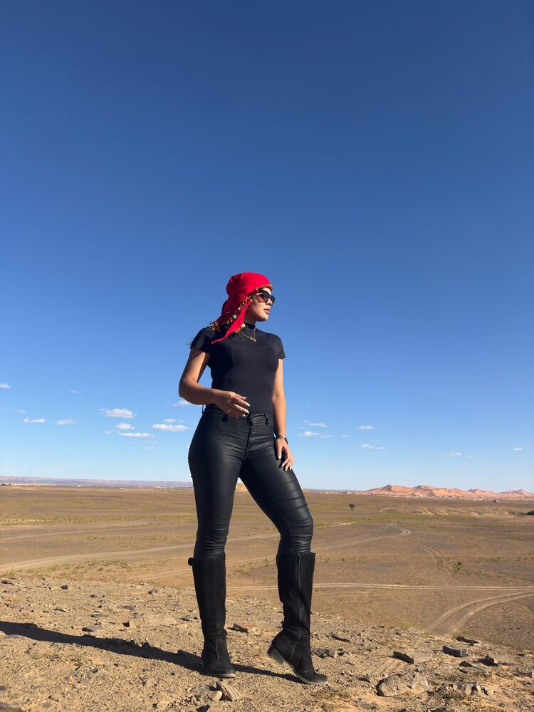 Nossos viajantes conhecendo o Marrocos - estilo no deserto
